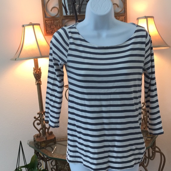J. Crew Tops - JCrew shirt size xs 💯 % cotton Gray and White